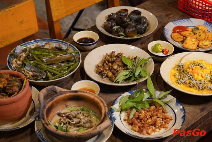 638914750706135192_quan-an-gan-ho-con-rua-4